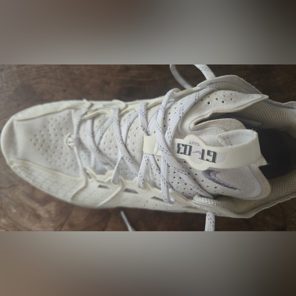 Nike White and Gray Athletic Shoes - Picture 2 of 6